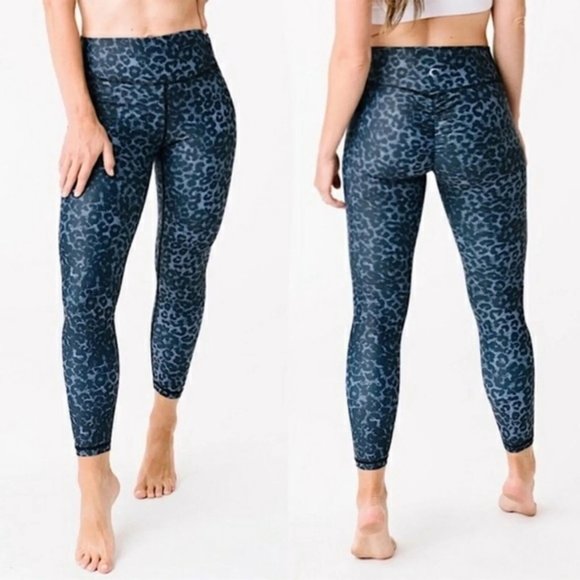 ZYIA Pants - NEW Zyia Leggings Stone Leopard Scrunchy Light N Tight 7/8 Workout Womens 2
